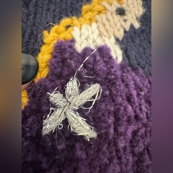 VINTAGE! Colorful Knit Vest with Seasonal Designs - Picture 10 of 14